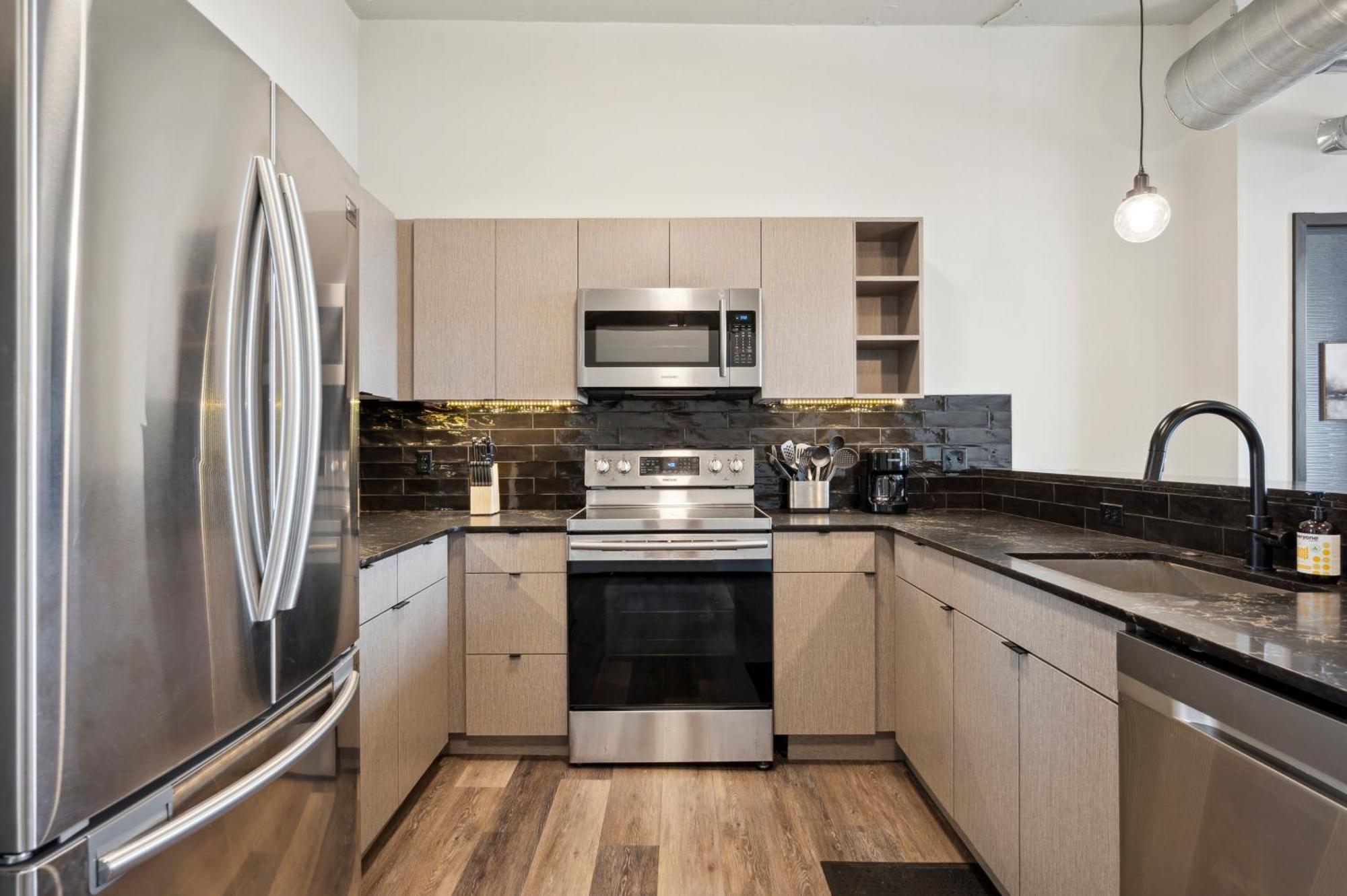 Large 3Br Apts & Studios, Free Parking, Gym, Game Room Philadelphia Bagian luar foto