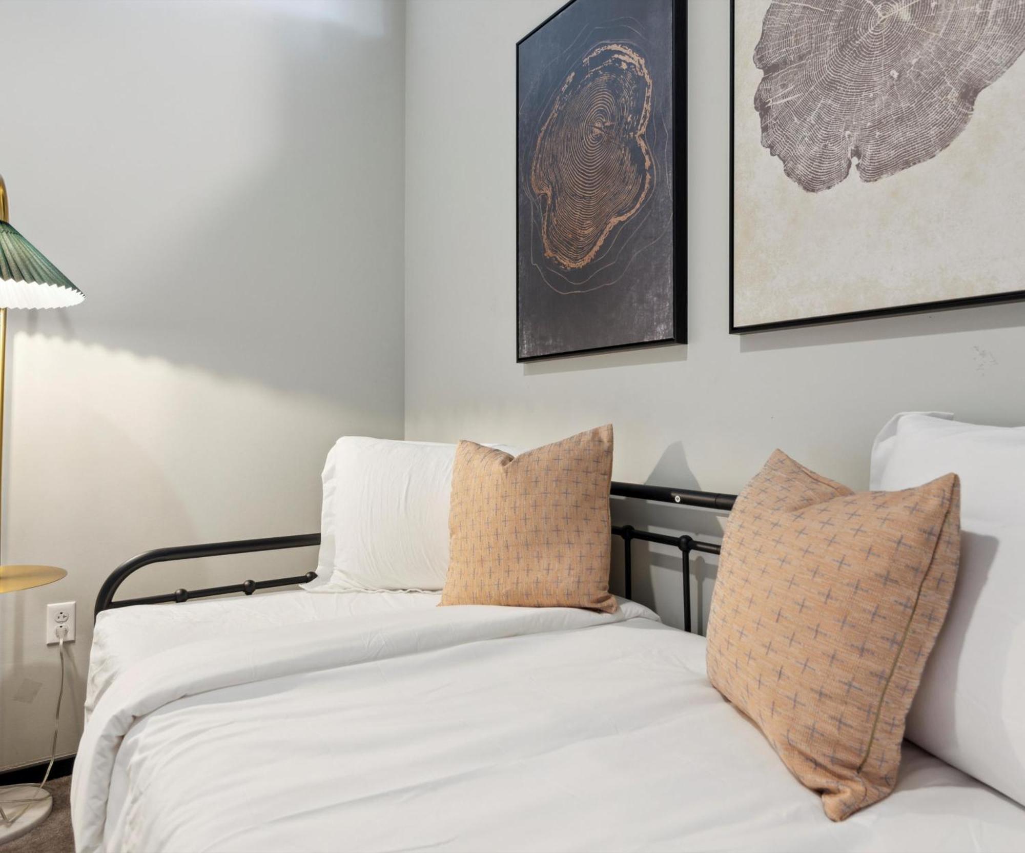 Large 3Br Apts & Studios, Free Parking, Gym, Game Room Philadelphia Ruang foto